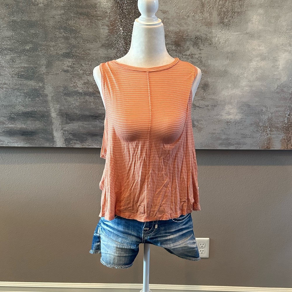 🎉🎉HP🎉🎉 Women’s RVCA Striped Tank Top
